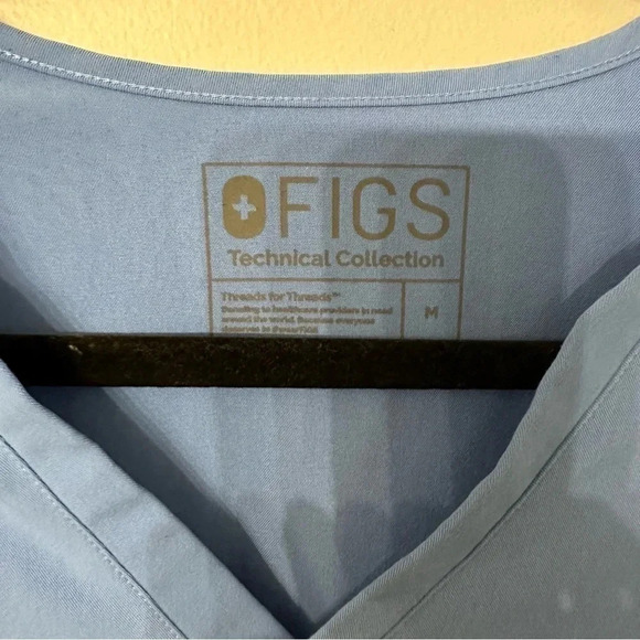 FIGS Technical Collection Catarina One Pocket V-Neck Scrub Top Blue Size M GUC - Picture 6 of 10